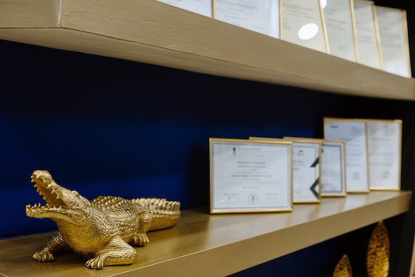 Οφειλές: Ρυθμίσεις και Διαπραγμάτευση Αντιμετωπίζετε θέματα με οφειλές; Στο Consulting 4You σας παρέχουμε νομικές συμβουλευτικές υπηρεσίες. Υποβάλλουμε αίτηση Εξωδικαστικού Μηχανισμού και Ευάλωτου Οφειλέτη. Ολοκληρώνουμε Απευθείας Διαπραγμάτευση με τράπεζες και fund.