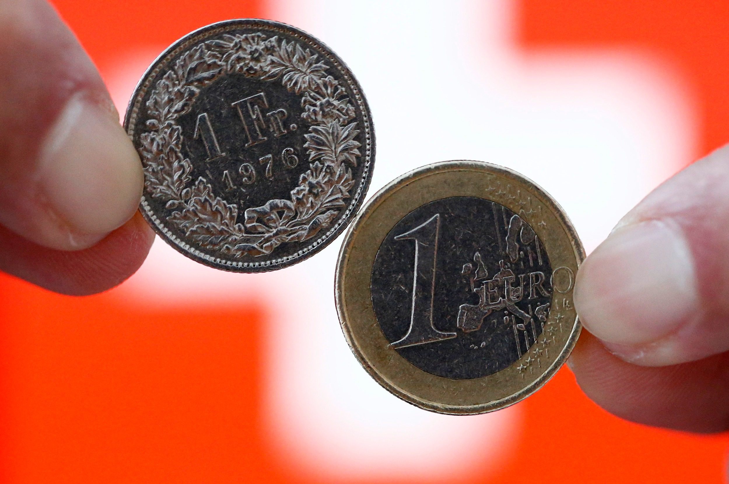 Ελβετικό φράγκο: Πιθανή διαγραφή 10-25% 26 elvetiko fragko1